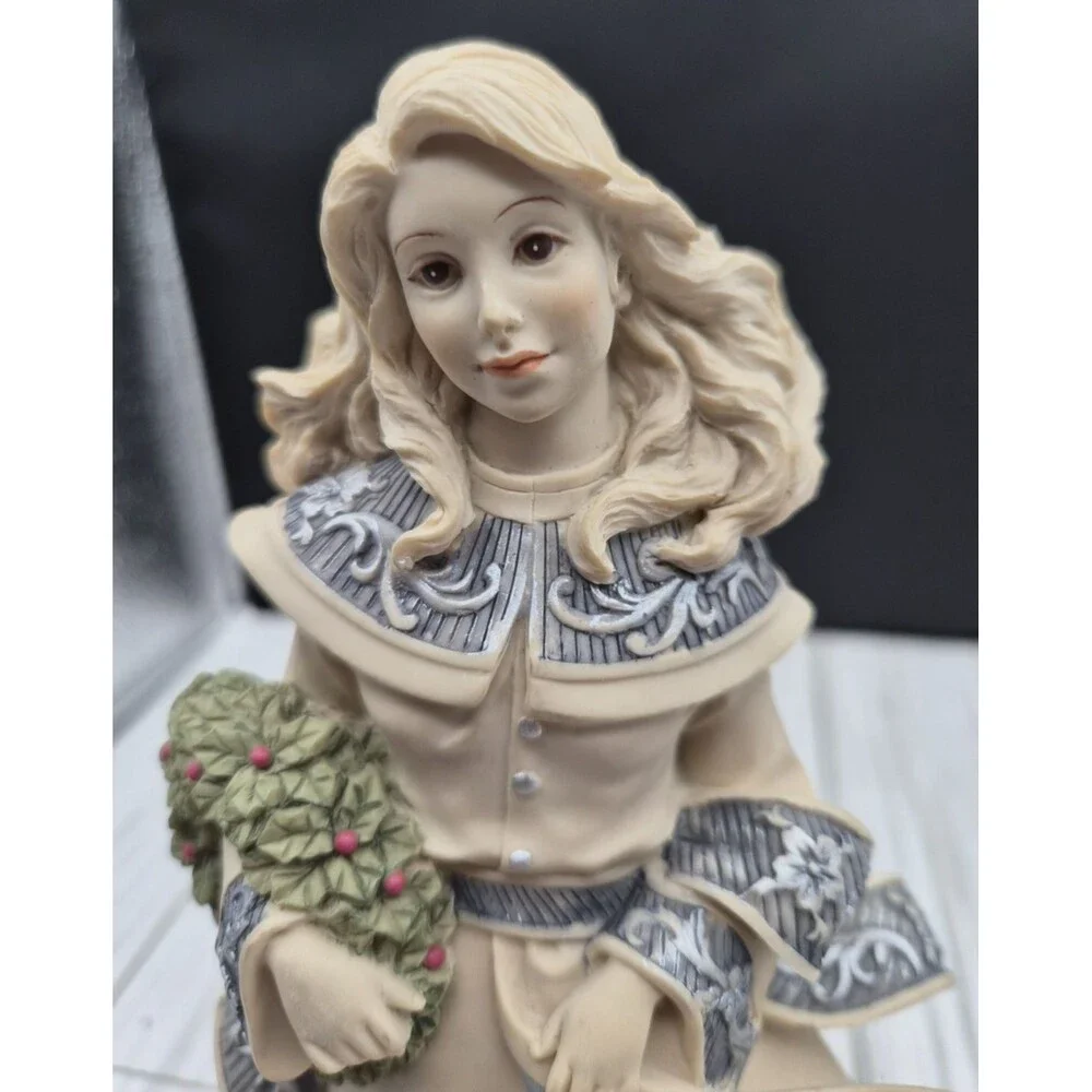 Sarah's Angels 2003 Winter Wonderland Angel Figurine 8